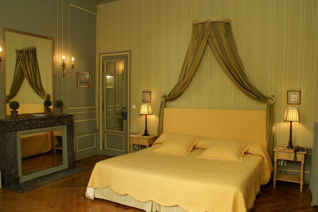 Chateau De Reignac Hotel Bagian luar foto