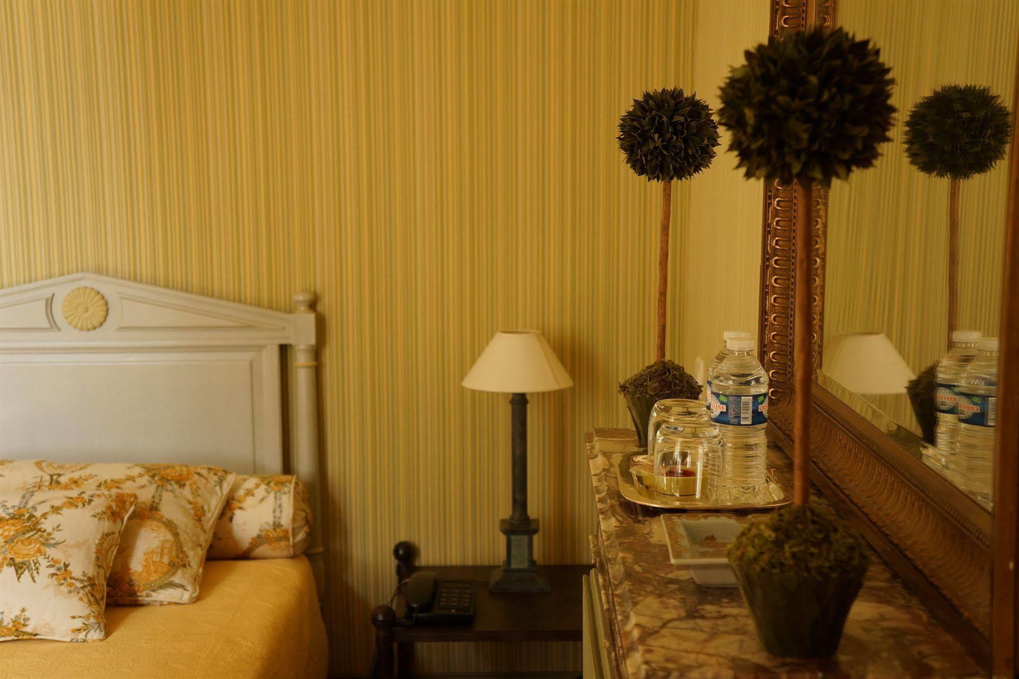 Chateau De Reignac Hotel Bagian luar foto