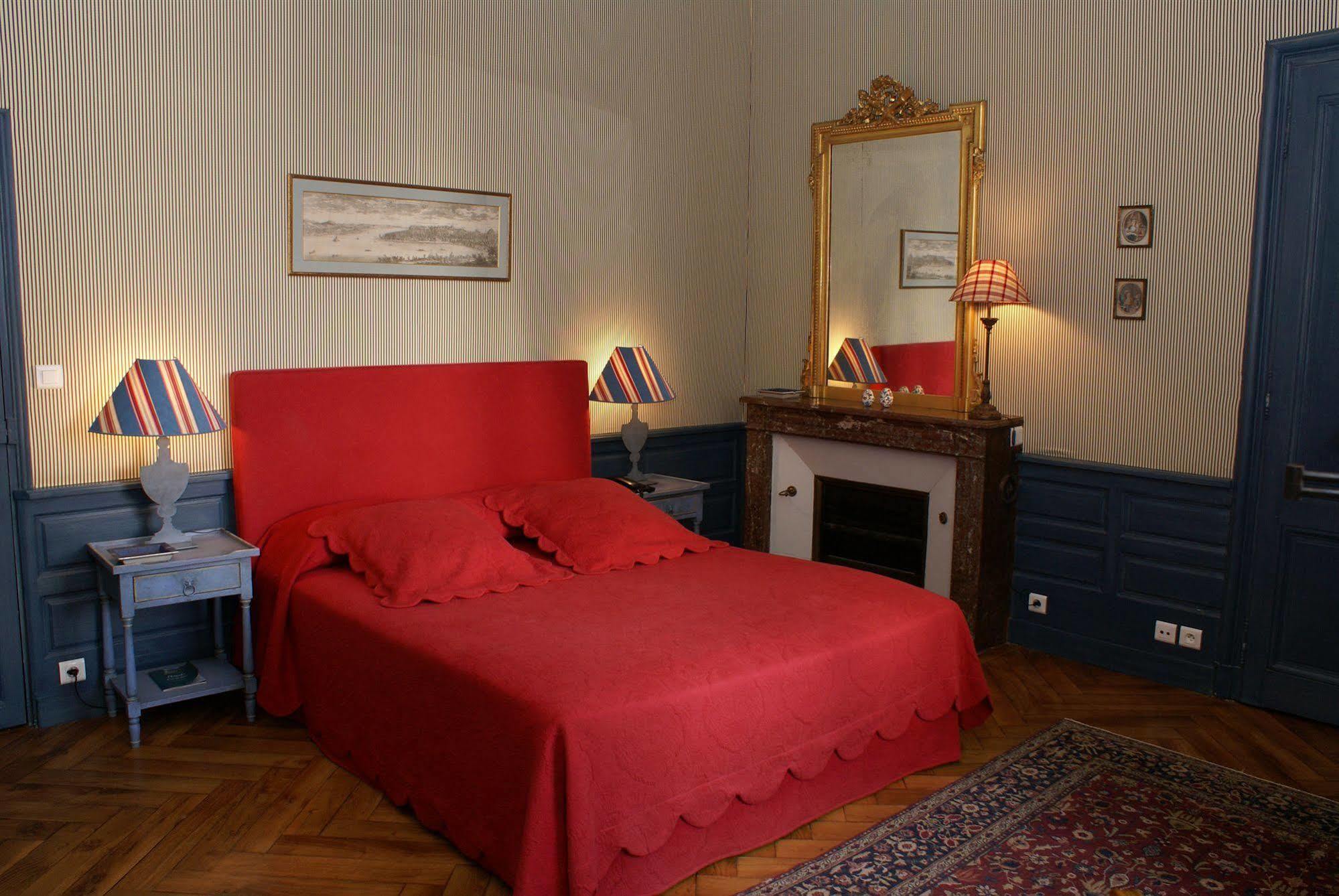 Chateau De Reignac Hotel Bagian luar foto