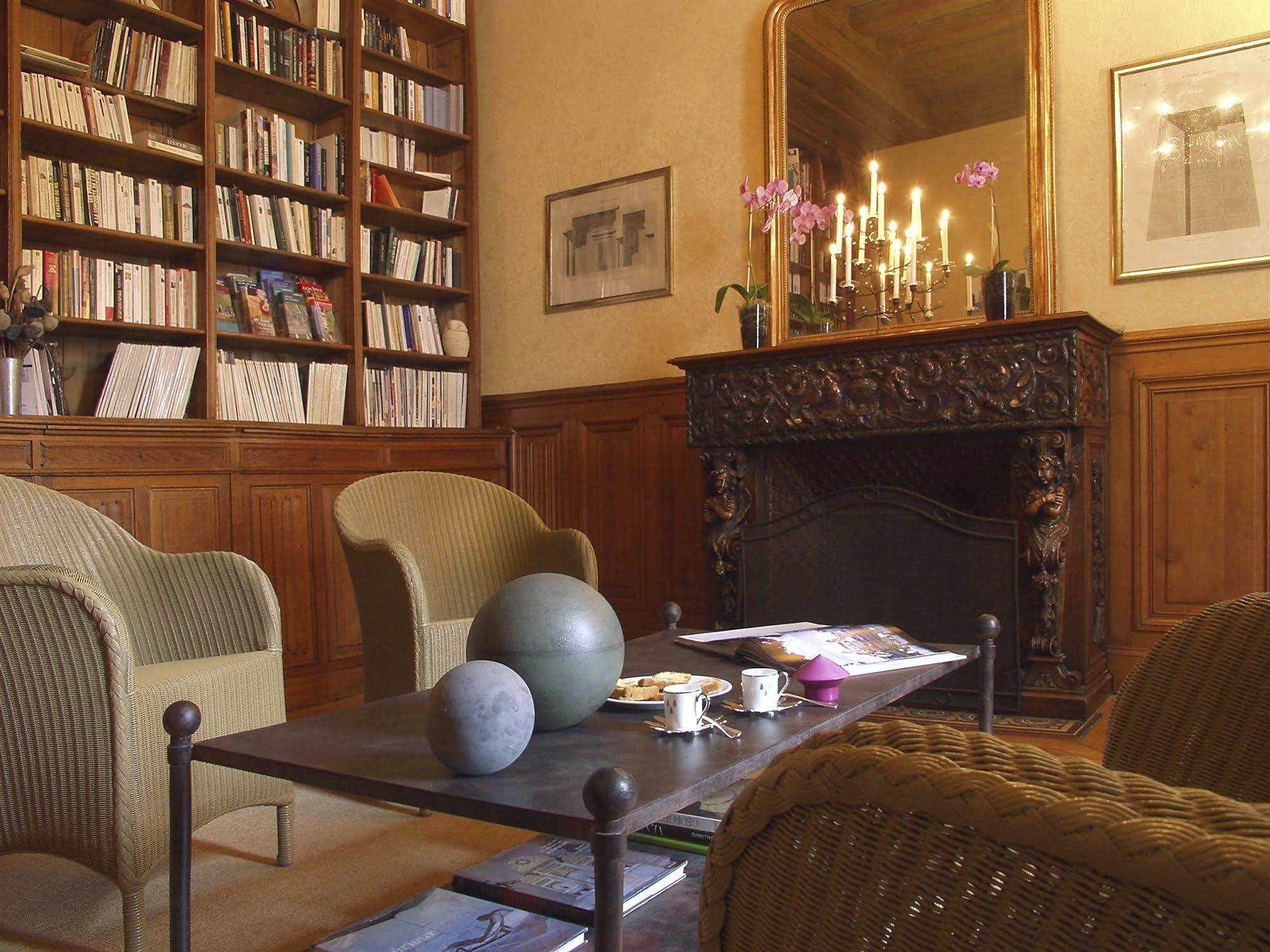 Chateau De Reignac Hotel Bagian luar foto