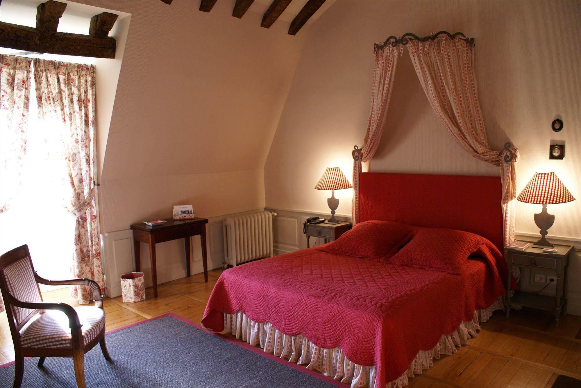 Chateau De Reignac Hotel Bagian luar foto