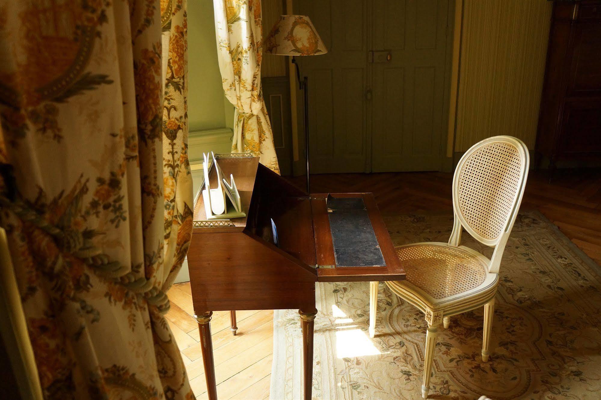 Chateau De Reignac Hotel Bagian luar foto